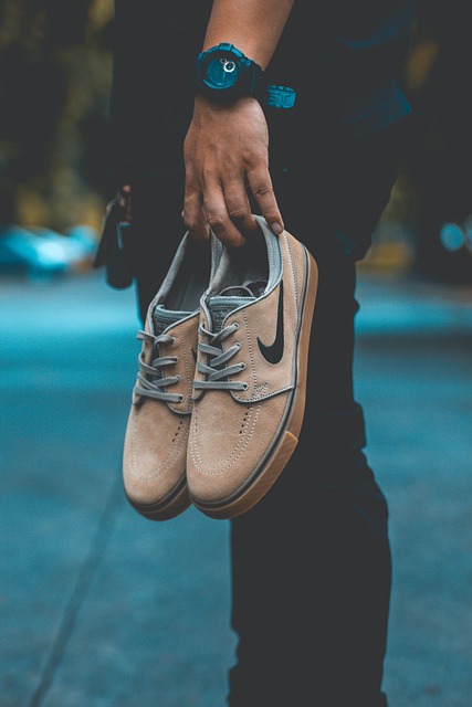 accessorio moda fotografato fronte e retro per coerenza